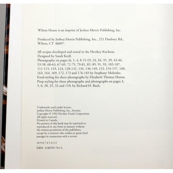 Hershey's Chocolate Lover's Cookbook 175 Delicious Recipes HC 1993 - Picture 4 of 12